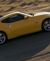 Nissan 370Z jako hybryda?