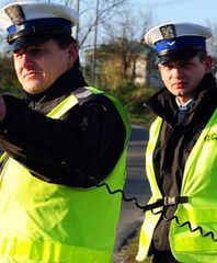 Policjanci prowadzili po pijaku