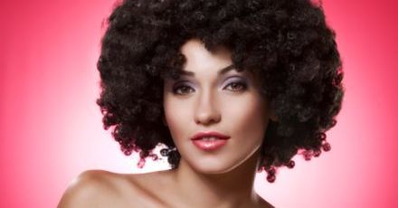 Jak zrobić fryzurę w stylu afro?