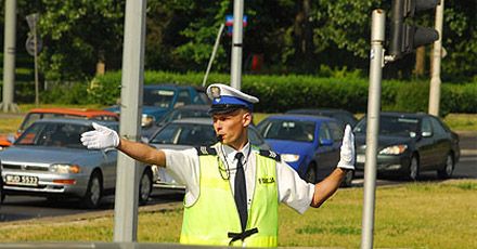 Policjanci pracują po 13 godzin na dobę