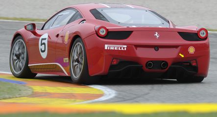 Ferrari 458 Challenge: Debiut w Bolonii