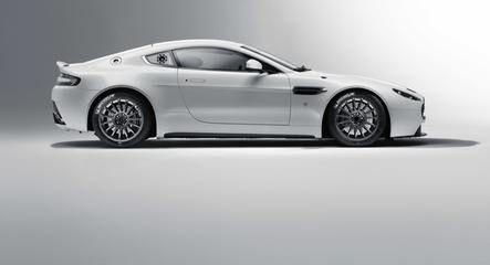 Aston Martin Vantage GT4 2011