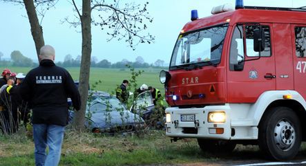 Dolnośląskie/ 15 osób w szpitalu po wypadku busa