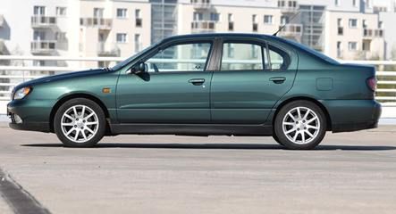 Nissan Primera 1.8: Nie wyruszaj bez oleju