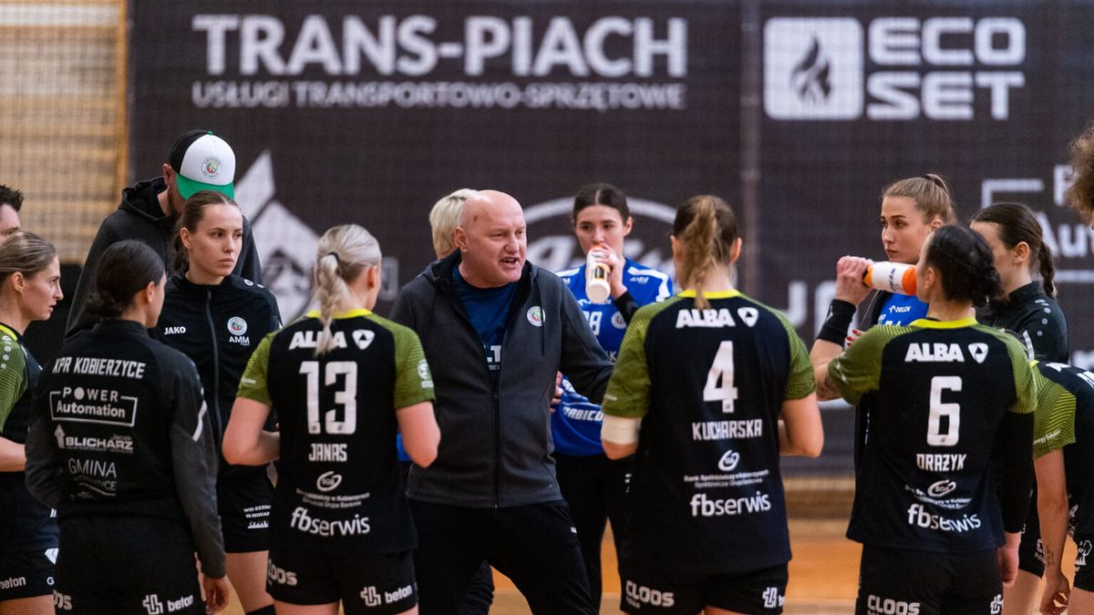 WP SportoweFakty / Marta Trzeciakiewicz / Na zdjęciu trener Marcin Palica z zespołem