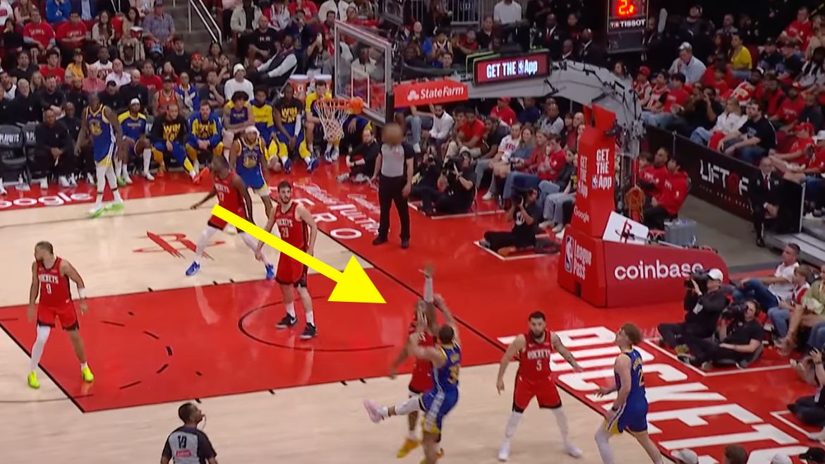 YouTube / YouTube NBA / Stephen Curry trafiający szalony rzut