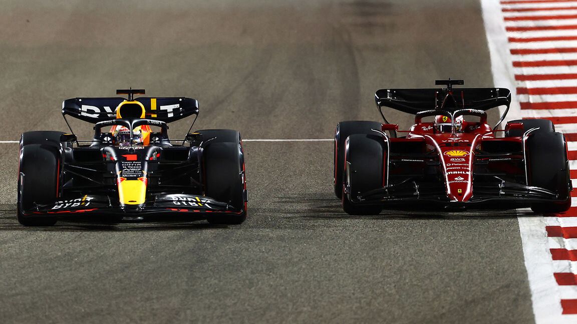 Materiały prasowe / Red Bull / Na zdjęciu: Max Verstappen i Charles Leclerc