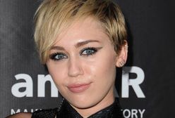 Miley Cyrus nie umie przeliterować"Schwarzenegger"