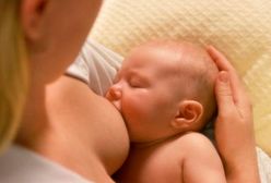 Psycholog: miłość do jedzenia wysysamy z mlekiem matki