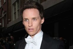 Eddie Redmayne jako Stephen Hawking szaleje na rowerze