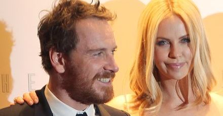 Charlize Theron chce Oscara dla Michaela Fassbendera