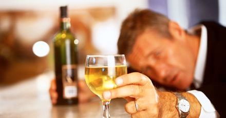 Alkohol gorszy od heroiny?