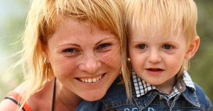 W Polsce samotnych matek jedenaście razy więcej niż ojców
