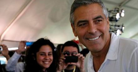 Clooney boi się biedy