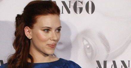 Scarlett Johansson bez Facebooka i Twittera