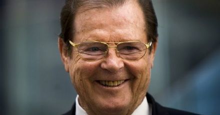 Roger Moore lubił, gdy Bond lądował w łóżku