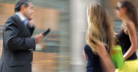 Mój były mnie nęka – jak bronić się przed stalkingiem?