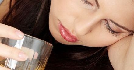 W sidłach alkoholu - dlaczego pijemy?