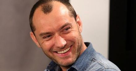 Jude Law chce znów być Watsonem