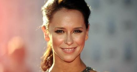 Jennifer Love Hewitt - ocalona przez psa