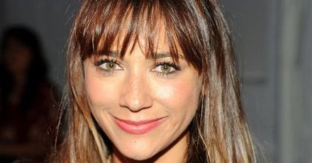 Rashida Jones krytykuje rozebrane celebrytki