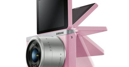 Samsung NX mini w Polsce - aparat do robienia Selfie. Znamy ceny