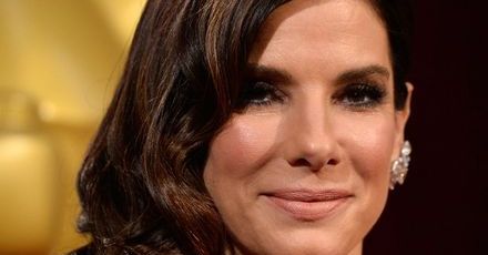 Sandra Bullock i opakowania z plastiku