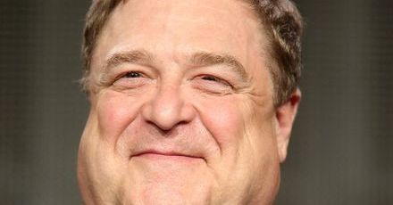 John Goodman producentem Bryana Cranstona