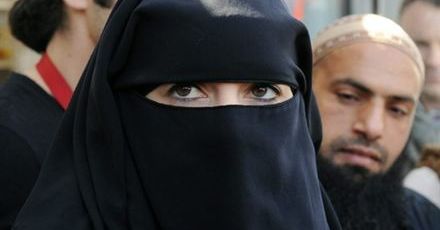 W burce czy bikini, czyli tekstylna wojna religijna w pracy