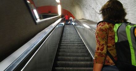 400 tys. osób może stracić pracę