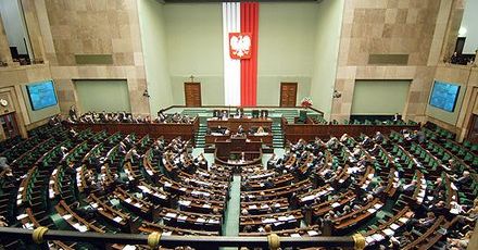 Partie zachowają dotacje