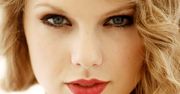 Czerwień na ustach, kreska na powiece - trendy w makijażu