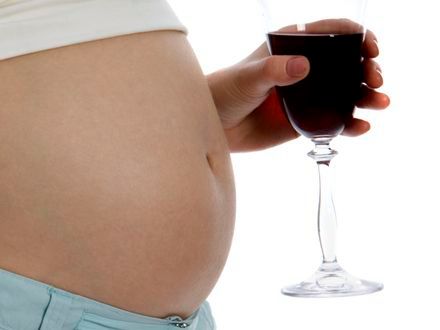 Alkohol może uszkodzić płód