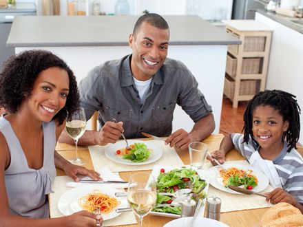 Rodzinny obiad służy zdrowiu