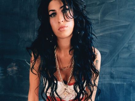 Skradziono sukienkę ślubną Amy Winehouse