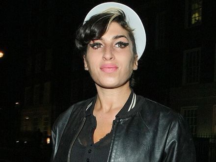 Badania nie wykazały śladu narkotyków w ciele Amy Winehouse
