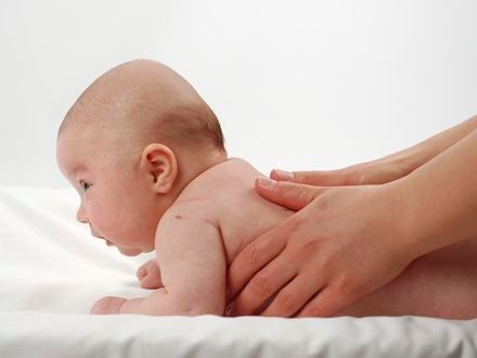 Raport: Mniej noworodków umiera