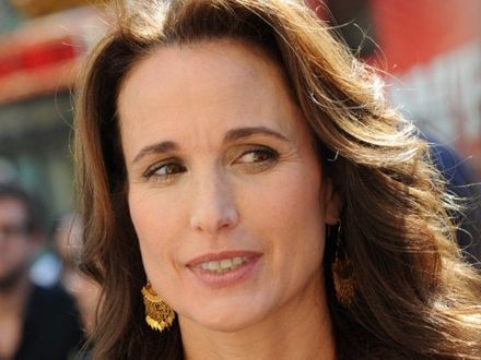 Andie MacDowell odradza córkom aktorstwo