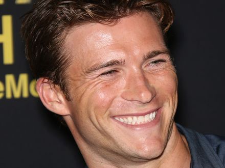 Scott Eastwood i Raymond Olubowale w"Suicide Squad"