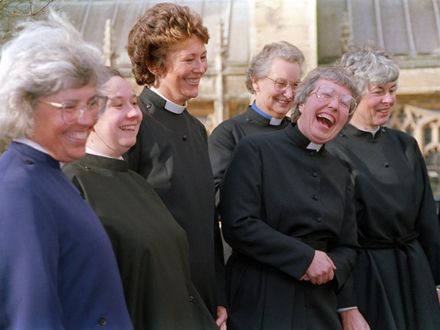 Kościół anglikański bliższy wyświęcania kobiet na biskupów