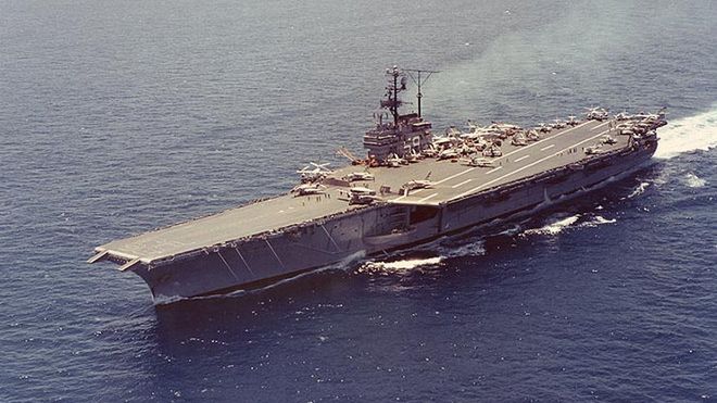 USS Forrestal, zdjęcie z roku 1962.