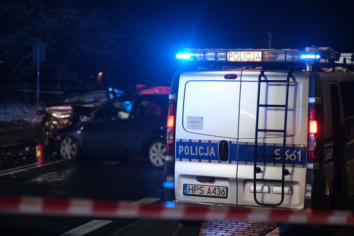 Dwa wypadki na S8. Ranna jedna osoba  