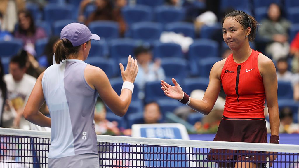 Getty Images / Lintao Zhang / Na zdjęciu: Iga Świątek i Yue Yuan
