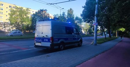 Kierowca potrącił pieszą na przejściu i uciekł z miejsca zdarzenia. Poszkodowana była pod lekkim działaniem alkoholu