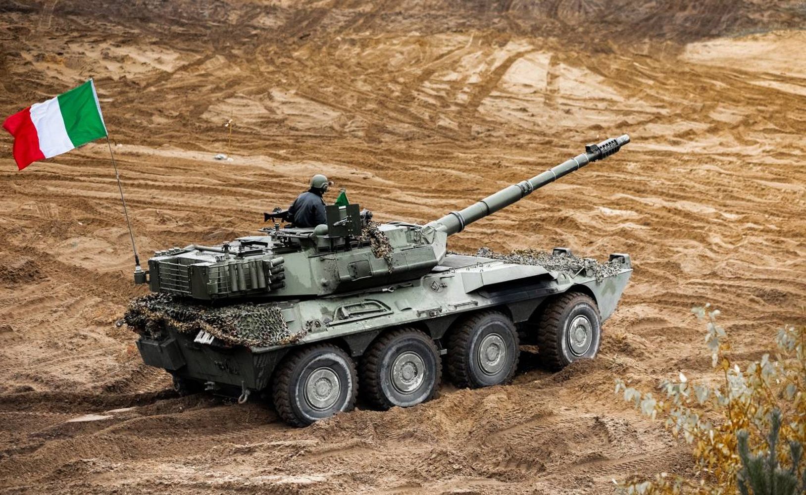 Włoskie "czołgi na kołach". Już walczą z Rosjanami w Ukrainie