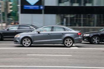 "Kiedyś logistyka i transport, dziś styl życia". Tak zmieniło się podejście Polaków do mobilności