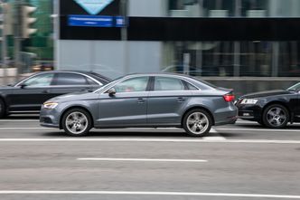 "Kiedyś logistyka i transport, dziś styl życia". Tak zmieniło się podejście Polaków do mobilności