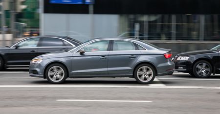 "Kiedyś logistyka i transport, dziś styl życia". Tak zmieniło się podejście Polaków do mobilności