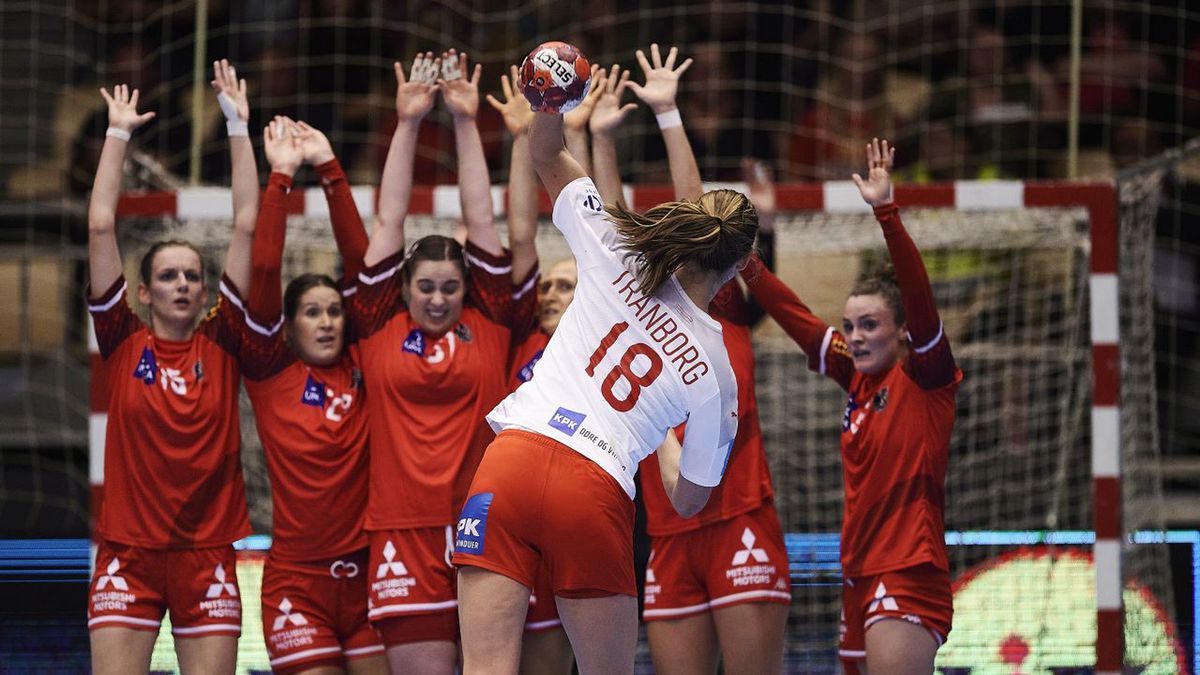 Getty Images / Na zdjęciu: W tle szczypiornistki reprezentacji Austrii