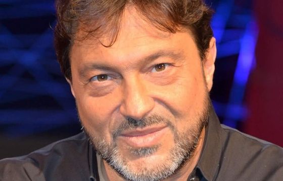 Atak na ikonę włoskiego dziennikarstwa. Wybuchły dwa samochody